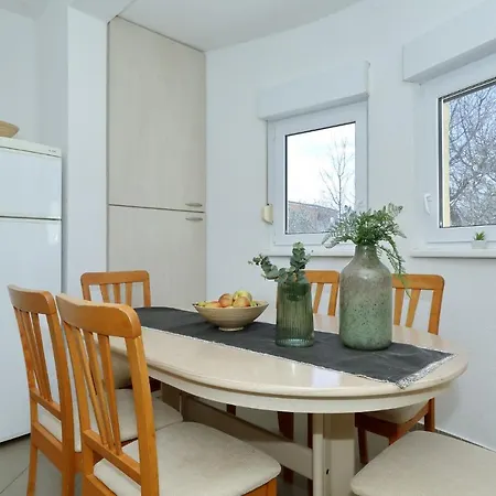 Julijana, No 3 Apartman
